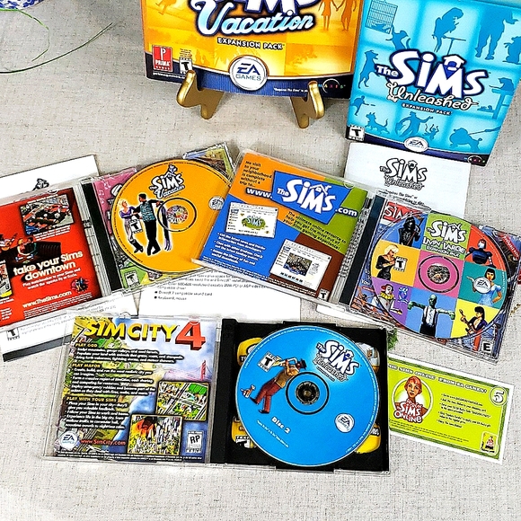 PC Sims Expansion Pack Bundle w/  Guides & Box - Original - Picture 3 of 3